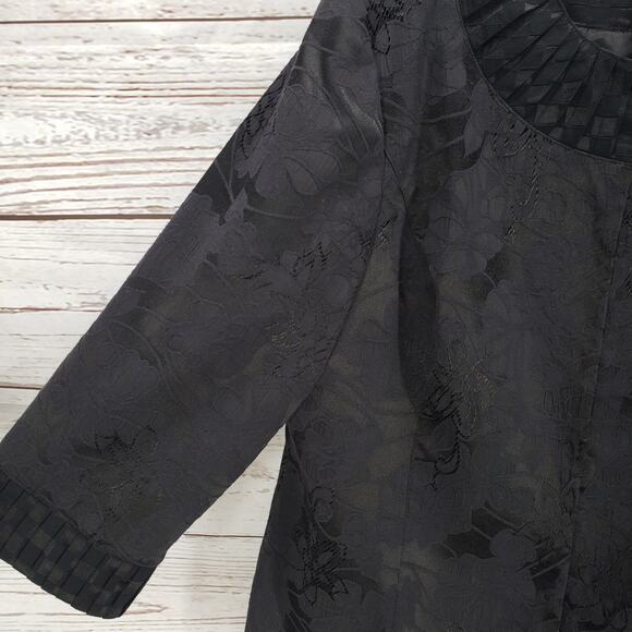 Chico's Women's Black Floral Jacquard Pleated Jacket Size 2 - Picture 7 of 12